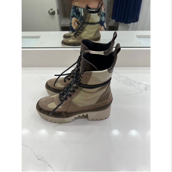 Louis Vuitton Boots - Picture 2 of 6
